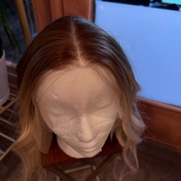 NWT Chelsey Smith Cosmetics Kyla Bronde Petite Wig SO PRETTY!!! - Picture 4 of 6